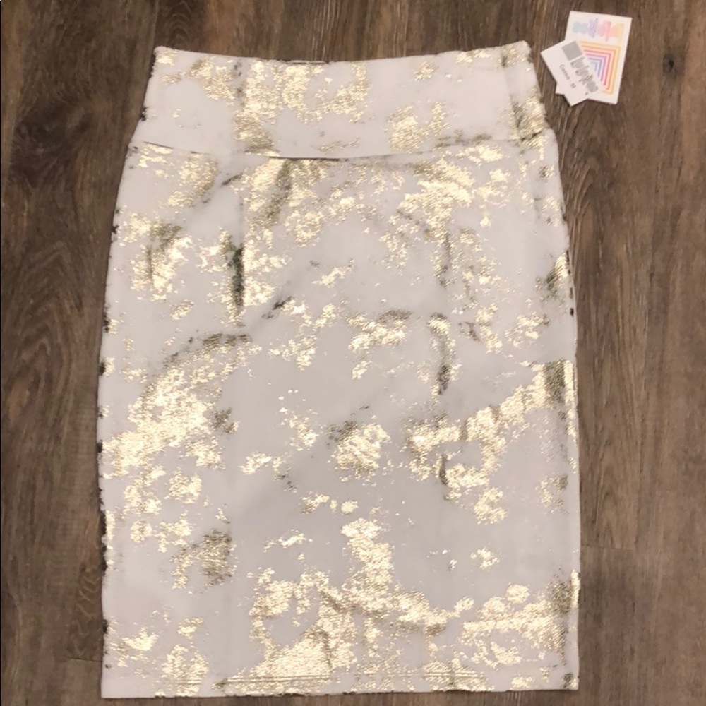 NWT - Lularoe Holiday Elegance Cassie Medium
